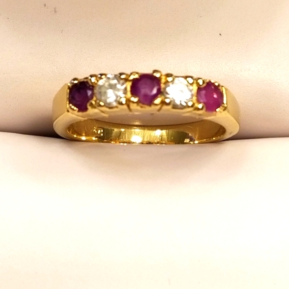 ✅Stackable Gold-plated, 3 Real Rubies & 2 CZs ring, size 5 - Picture 1 of 7